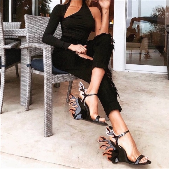 Light Em Up! Black Flame Wedges. - Picture 7 of 7